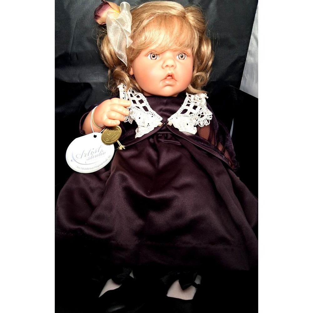LEE MIDDLETON "Olivia" Elegant Edition Series WITH COA By Reva Schick New In Box - Picture 3 of 16